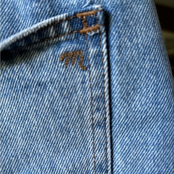 MADEWELL | Relaxed denim short destructed edition| size 32 (fits bigger) - Picture 4 of 11